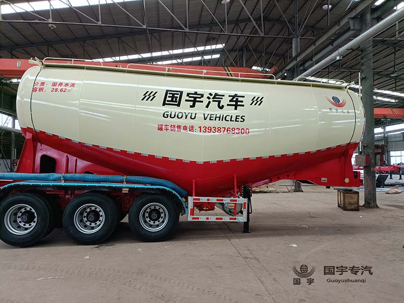 下灰罐式車：油（氣）田固井作業(yè)的關(guān)鍵角色！